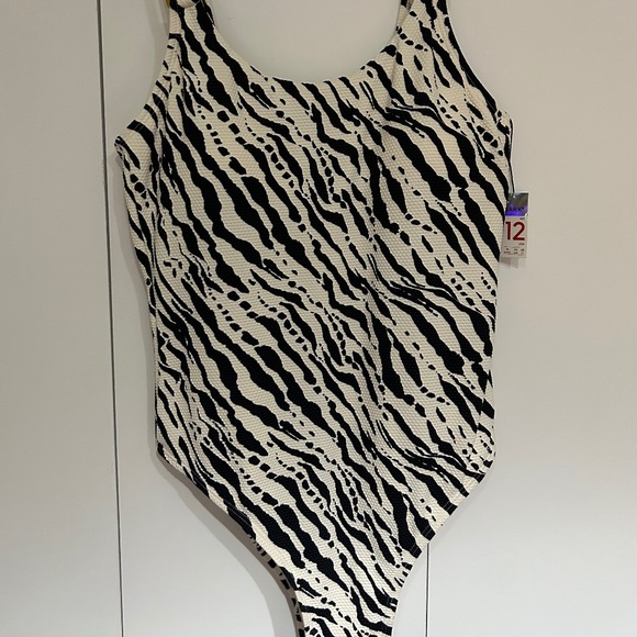 Swimsuit- New - Picture 1 of 5